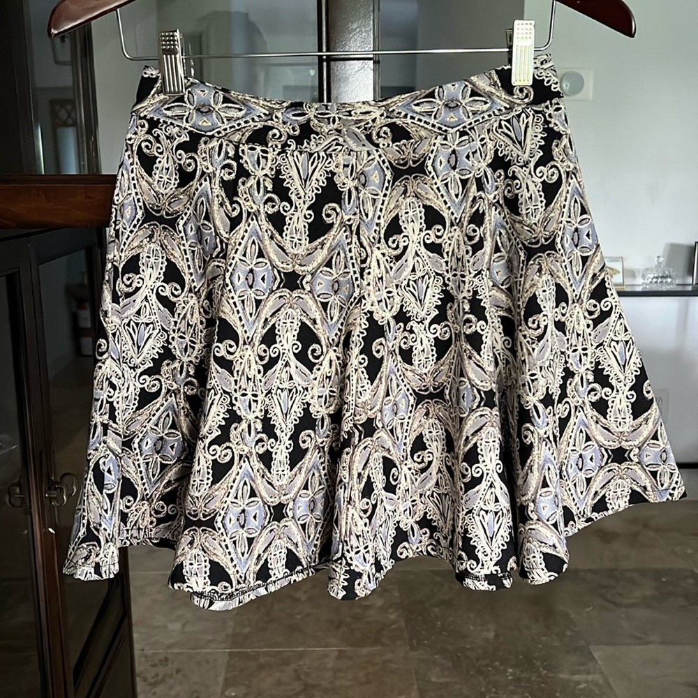Lush mini skirt